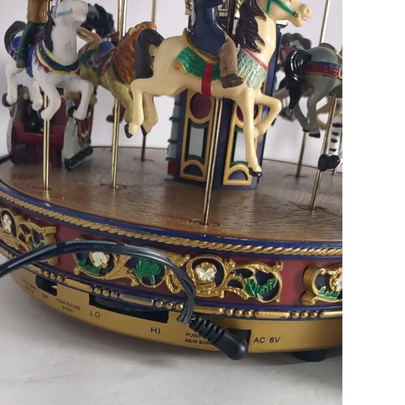 Vintage Mr Christmas Holiday Around The Carousel Music Lights Action - Picture 6 of 14